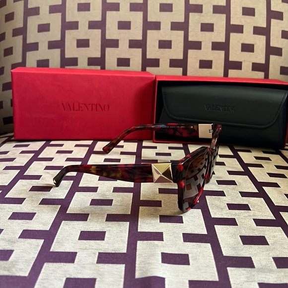 Valentino Garavani rock studded Sunglasses VA4111 519413 NEW - Picture 2 of 7